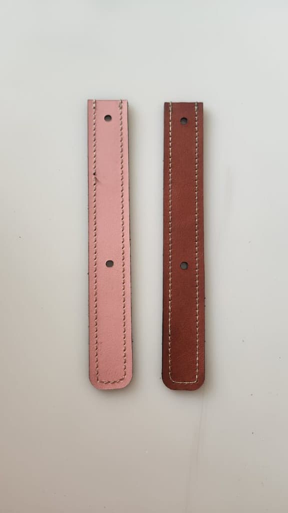 Short leather bag straps in pink and brown by Plaasjaap
